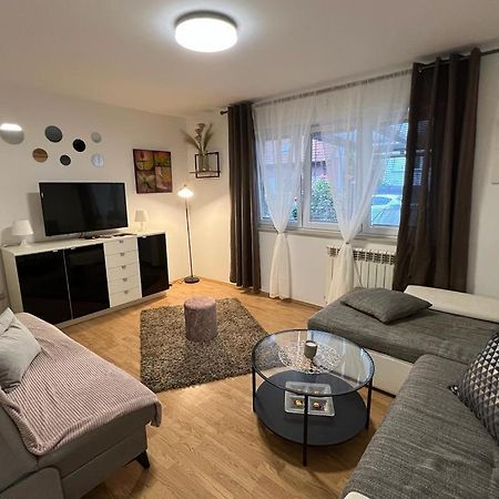 זאגרב Apartman Lara מראה חיצוני תמונה
