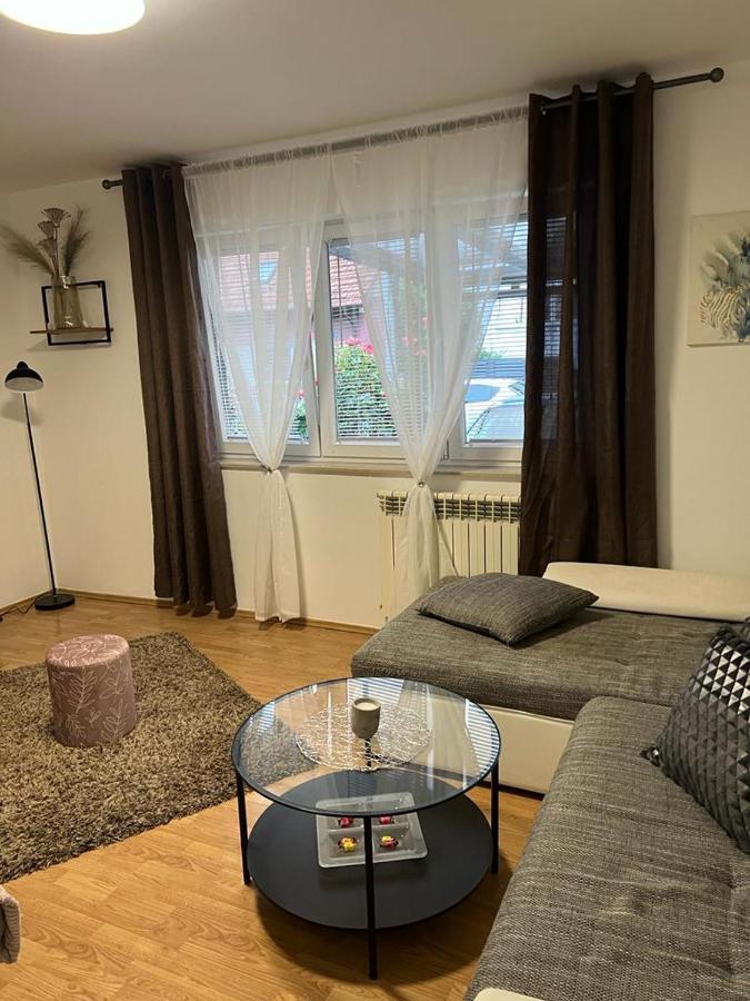 זאגרב Apartman Lara מראה חיצוני תמונה