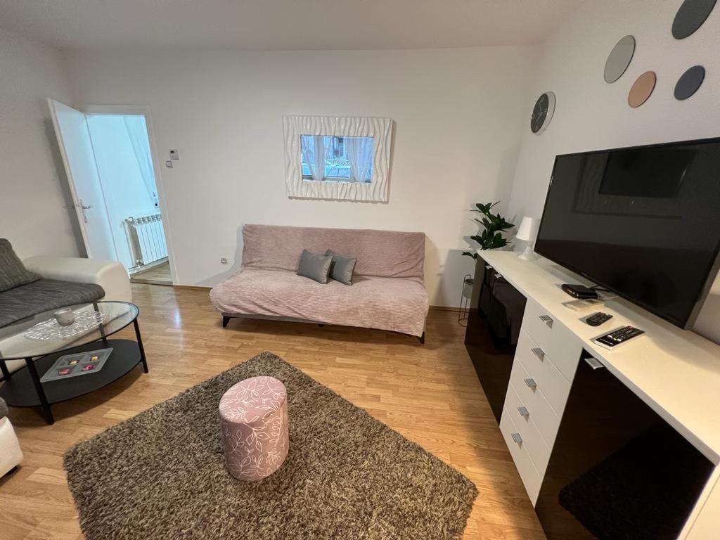 זאגרב Apartman Lara מראה חיצוני תמונה
